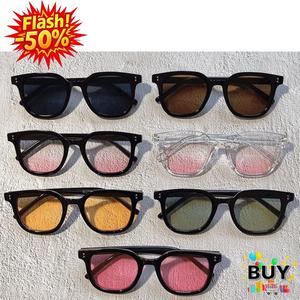 แว่นกันแดด unisex, แว่นกันแดดไล่โทนสี, แว่นตาบลัชออน, แว่นกันแดดกรอบเต็ม, Tawny สีดำ, แว่นกันแดดกรอบเต็ม, มีสีเหลือง, สีชมพูและสีเขียว sunglasses แว่น แฟชั่น