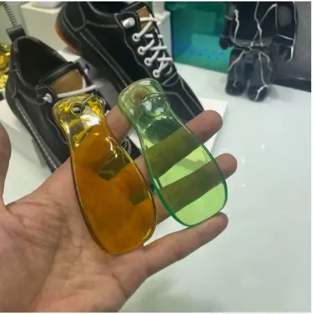 Đón Gót Giày, Phụ Kiện Móc Gắn Chìa Khoá Bằng Nhựa