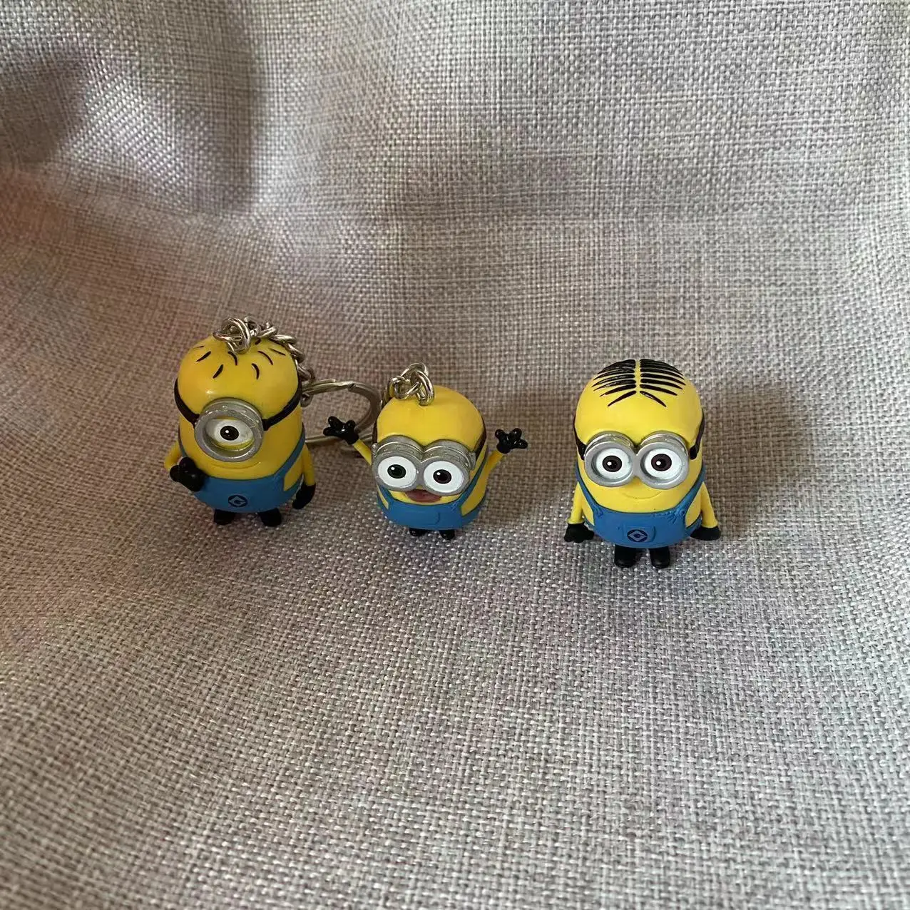Minions Hàng Hóa Số Lượng Lớn, Thật, Mắt To, Phụ Kiện Mô Hình Búp Bê Despicable Me Dễ Thương, Búp Bê Anime, Đồ Trang Trí Siêu Dễ Thương