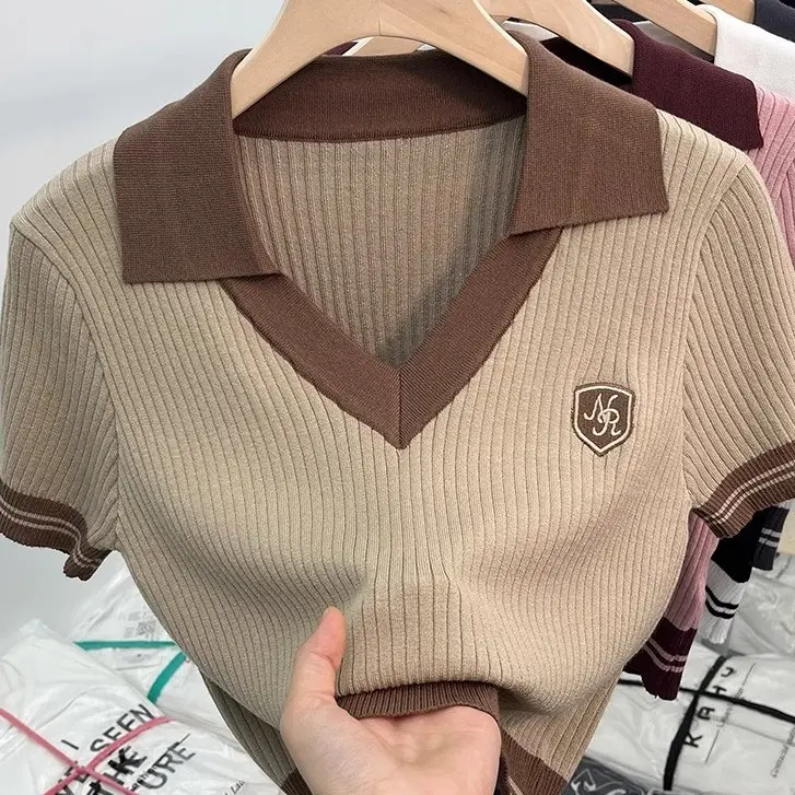 Áo Polo Dệt Kim, Mỏng, Thiết Kế Ngọt Ngào Và Nóng Bỏng, Màu Kaki, Dáng Ngắn, Cổ Chữ V, Chất Liệu Lụa Lạnh Thiết Kế Đẹp, Thích Hợp Cho Mùa Hè, Áo Thun Ngắn Tay Độc Đáo Cho Nữ