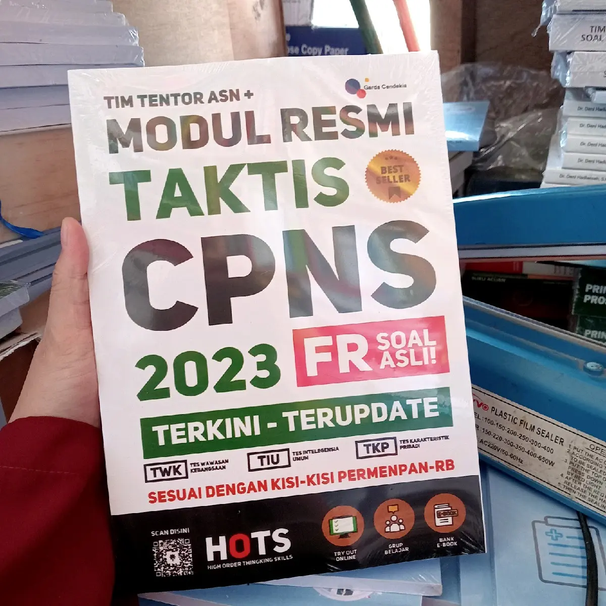 BUKU MODUL RESMI TAKTIS CPNS 2023 (FR Soal Asli)