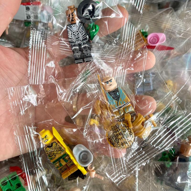 Đồ chơi lắp ráp - combo 5 nhân vật minifigures kèm phụ kiện : ninja, army, city,... ngẫu nhiên, new 100% Toy 3