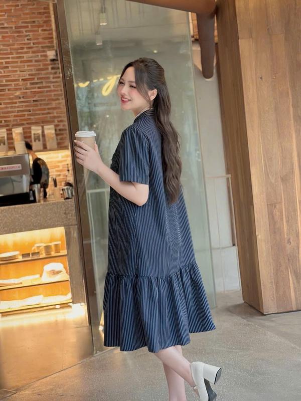 Váy Bầu Váy Sau Sinh (V169) Kẻ  Xanh- Ghi Thêu Nơ - Cổ Hoa Cúc- Dáng babydoll  ( 40-70kg). 7