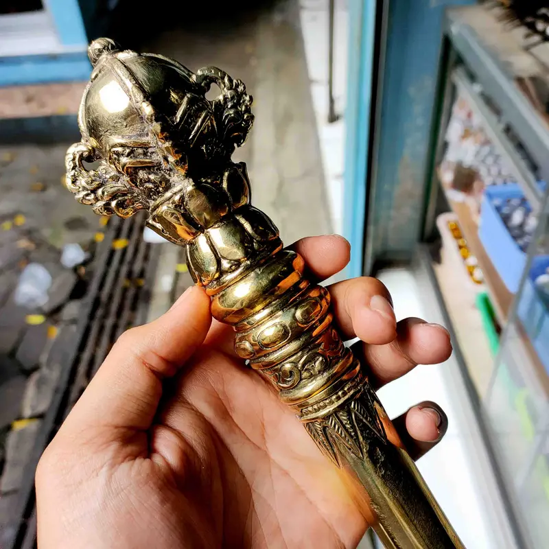 Tongkat Komando Mahkota Warna Emas Bahan Kuningan 2