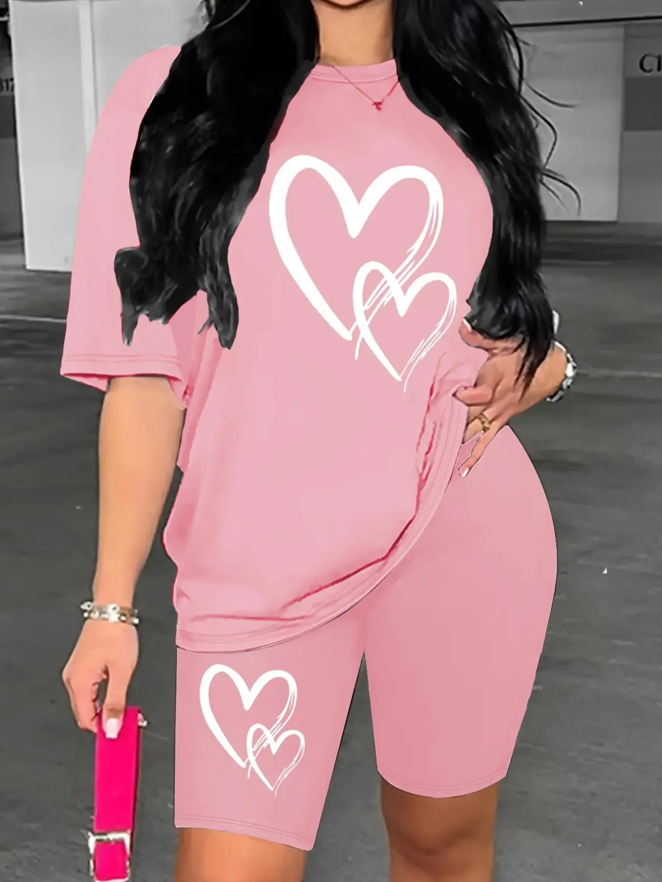 【Plus Size】Two-Piece Set Heart Print Elastic Waist Shorts Set, Casual Drop Shoulder Short Sleeve  Tee & Skinny Shorts For Daily Wear, Women's Outfits For Fall & Winter