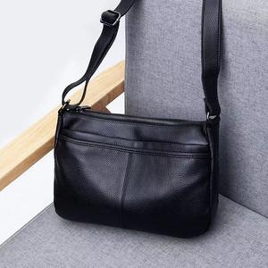 Women's genuine leather crossbody bag for one shoulder, made of cowhide, with multiple compartments for large capacity storage, a plain-colored bag, suitable for daily use in work or during business trips.