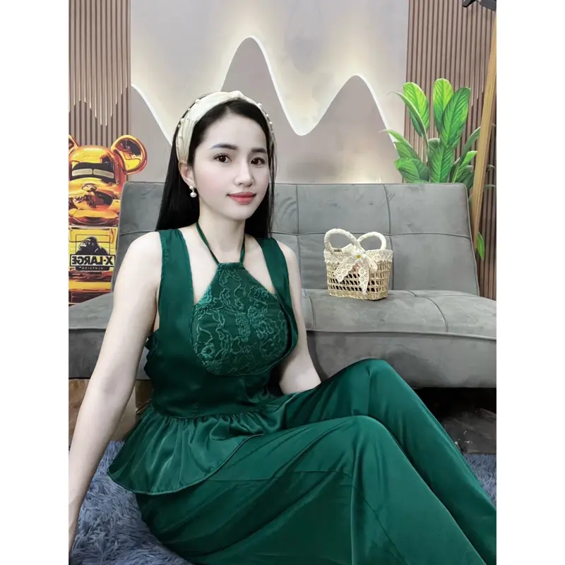 Bộ lụa cổ yếm phối tay sát nách, lụa latin mềm, mịn, mát. Quần có túi, có mút sẵn. Freesize phù hợp bạn nữ 40-58kg 2