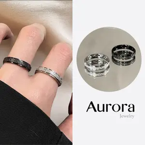 【AURORA】Cincin Pasangan Hitam Putih Pasir Bintang | Cincin Couple Titanium Anti Luntur Ukuran 5-11