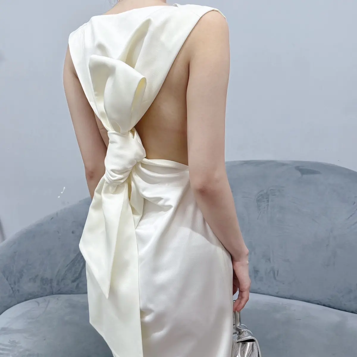 váy lụa nơ to sau lưng fom xuông Nữ Women Dress Nhung