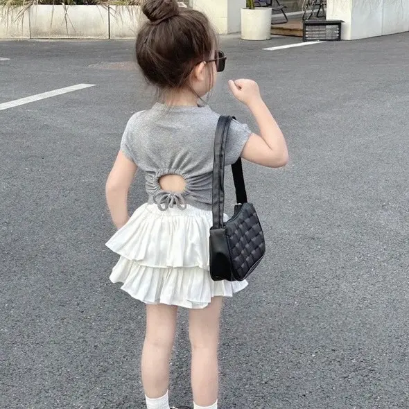 Bộ áo thun tăm và chân váy xoè siêu đáng yêu phong cách hàn quốc cho bé gái