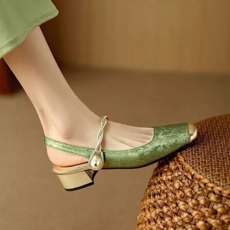 Dép Khóa Bít Mũi Phong Cách Trung Quốc Mới, Dành Cho Nữ, Da Mềm, Thích Hợp Cho Mùa Lò Xo Và Mùa Hè, Giày Sục Ngoài Trời, Giày Nhẹ, Phong Cách Dân Tộc, 2025