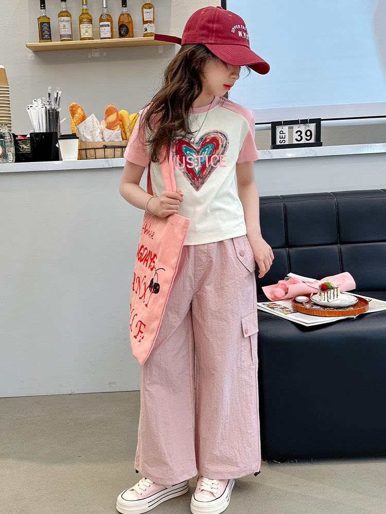 Product Introduction of Set quần túi hộp kèm áo croptop cho bé gái từ 15-45Kg, hình in cherry tím 4