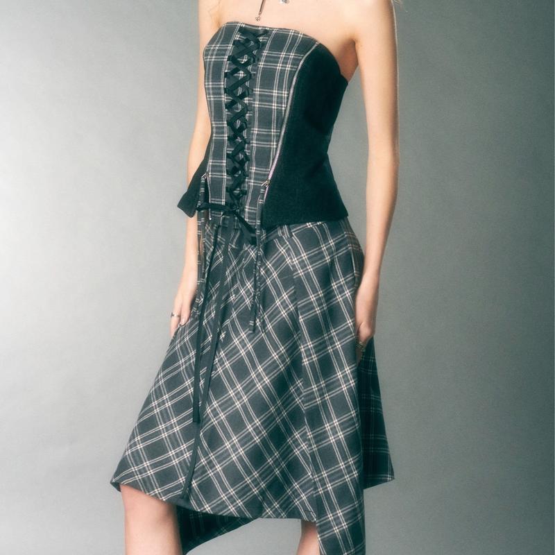 Chân váy dáng lửng tà bất đối xứng INTO.EIGHT thiết kế (CLOVER SKIRT) 3
