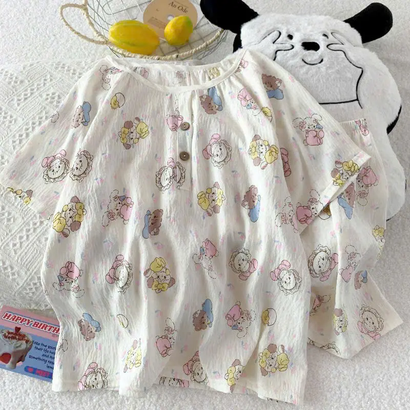 Bộ đồ ngắn cổ tròn họa tiết hoạt hình 2 nút