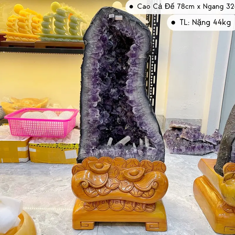 ￼Hốc Đá Tinh Thể Thach Anh Tím Đậm Nguyên Khối Phong Thuỷ 3