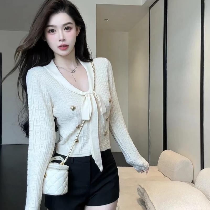 Product Introduction of Áo Cổ Chữ V Dáng Ôm, Cho Nữ, Thích Hợp Mặc Mùa Hè 3