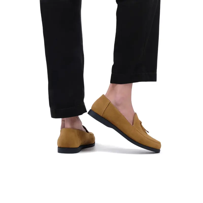 Guzze Sydney Sepatu Slip On Pria Loafer Suede Tan Gaya Tanpa Hak Flat Shoes Kerja 4