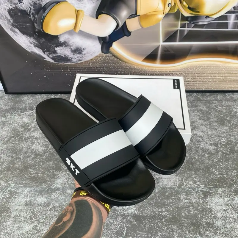 Dép Nam/nữ Kẻ 2 Màu Quai Ngang Cao Su Non eva mềm êm AE đi cháy phố DéP Slipper Đế Bằng 4