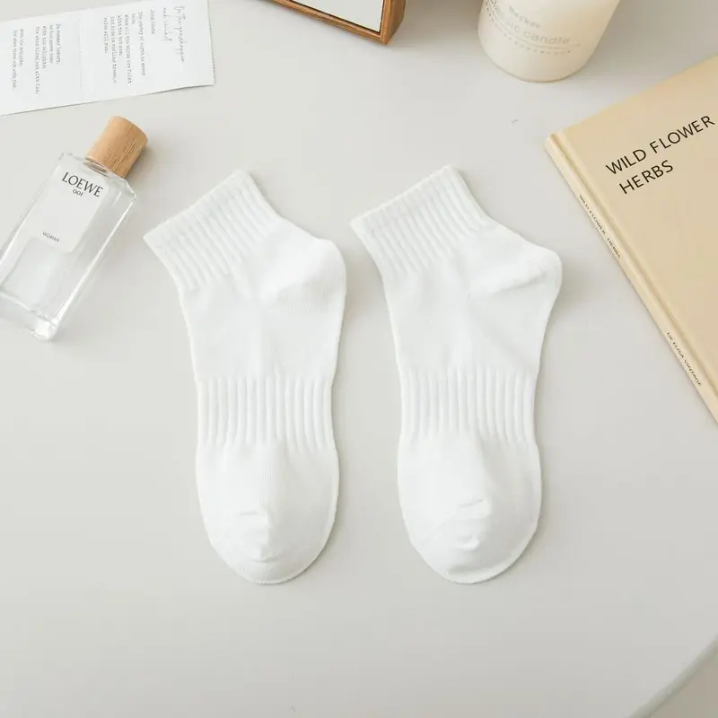 Tất coton đơn giản dễ phối đồ