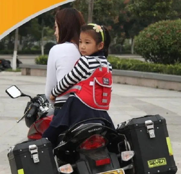 Đai an toàn cho bé khi đi xe máy - Bảo vệ yêu thương trên mỗi chuyến đi - BAO0061