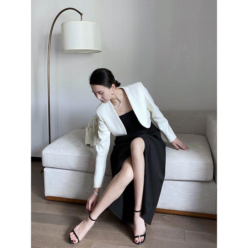 Product Introduction of Váy 2 dây đi biển, Đầm 2 dây dự tiệc Oni.Clothes, xẻ trước xếp ly eo ngực tôn eo dáng xinh xắn dễ phối, vải kate cao cấp Dress 15