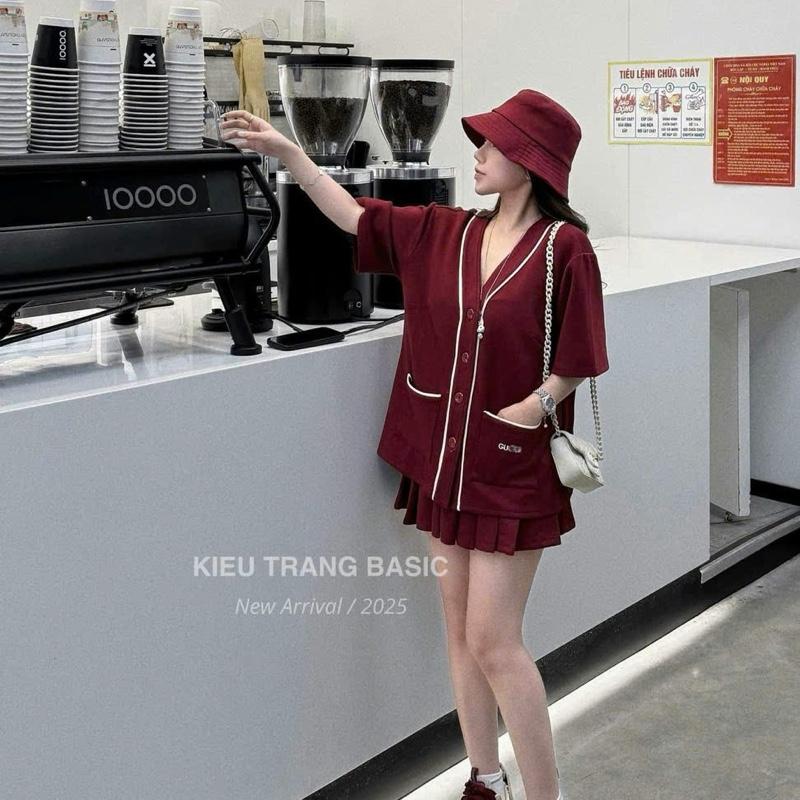 SET ĐỎ cổ V viền trắng mix chân váy ngắn xếp ly chất mì dày dặn  phong cách trẻ trung năng động cá tính cho nữ 2