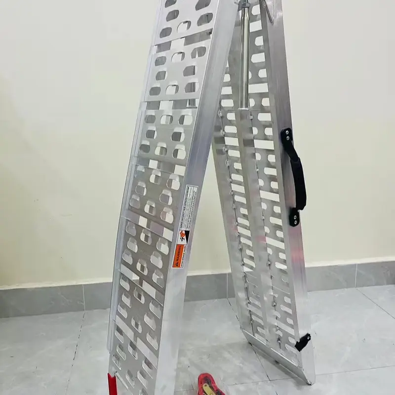 Thang nhôm dẫn xe lên thùng , trọng tải 1 tấn 0