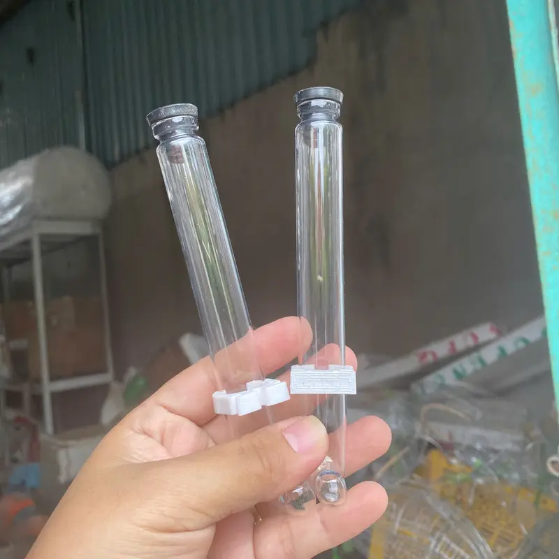Ống thuỷ tinh đựng nước cho chim khuyên, hút mật, chào mào, choè,... đủ size giá rẻ, MẪU MỚI NÚT ĐEN CAO CẤP, siêu bền 3