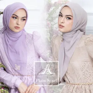 Plain scarf by Ayu Dyah Andari