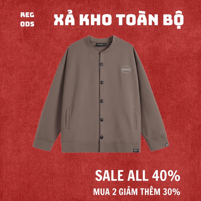 Áo khoác Jacket nút gài thêu REGODS form rộng unisex nam nữ vải Nỉ PCG - Jacket pieces ss1 nâu xám tiêu