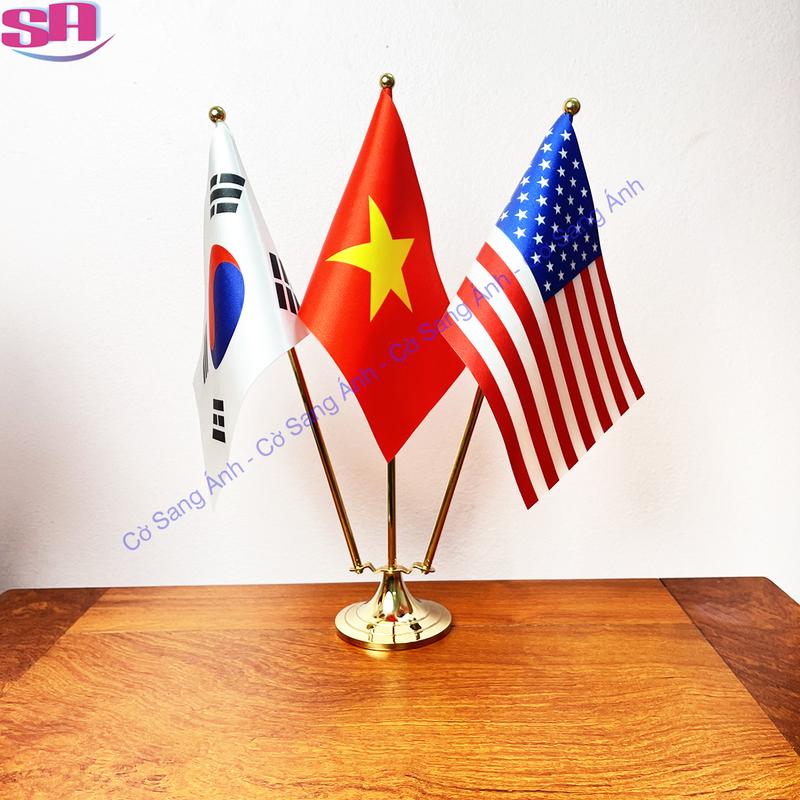 Bộ Cờ Để Bàn Cắm 3 cờ các nước tùy chọn, chất liệu hợp kim mạ vàng Decor Decor Phòng 1