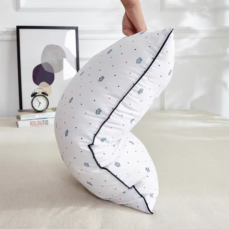 [1 Ruột gối bông gòn] - TomatoPicks họa tiết vương miện cao cấp, kháng khuẩn kích thước 45x65cm ruột  gối 1