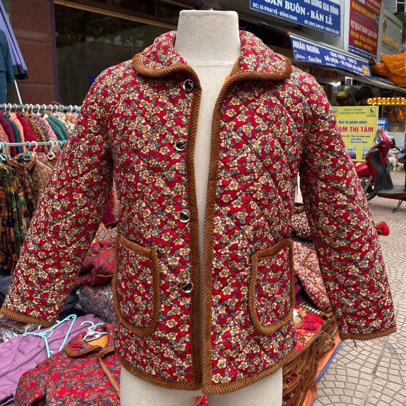  Áo bông hoa nhí ấm áp kiểu dáng phù hợp với các bà các mẹ Nữ 