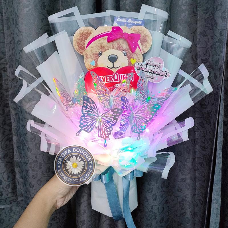 Product Introduction of Bouquet Coklat Silverqueen Valentine Gift | Bucket Hadiah Valentine Bunga | Buket Hadiah Ulang Tahun Graduation | Hadiah Kado Pacar Bucin Valentine Trend Love Santai 1