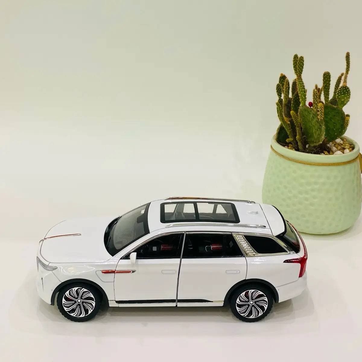 Mô hình xe Hongqi E-HS9 Toy Đồ Chơi Xe Mô Hình siêu xe mô hình diecast [ Tặng kèm biển số VIP ] & đồ chơi