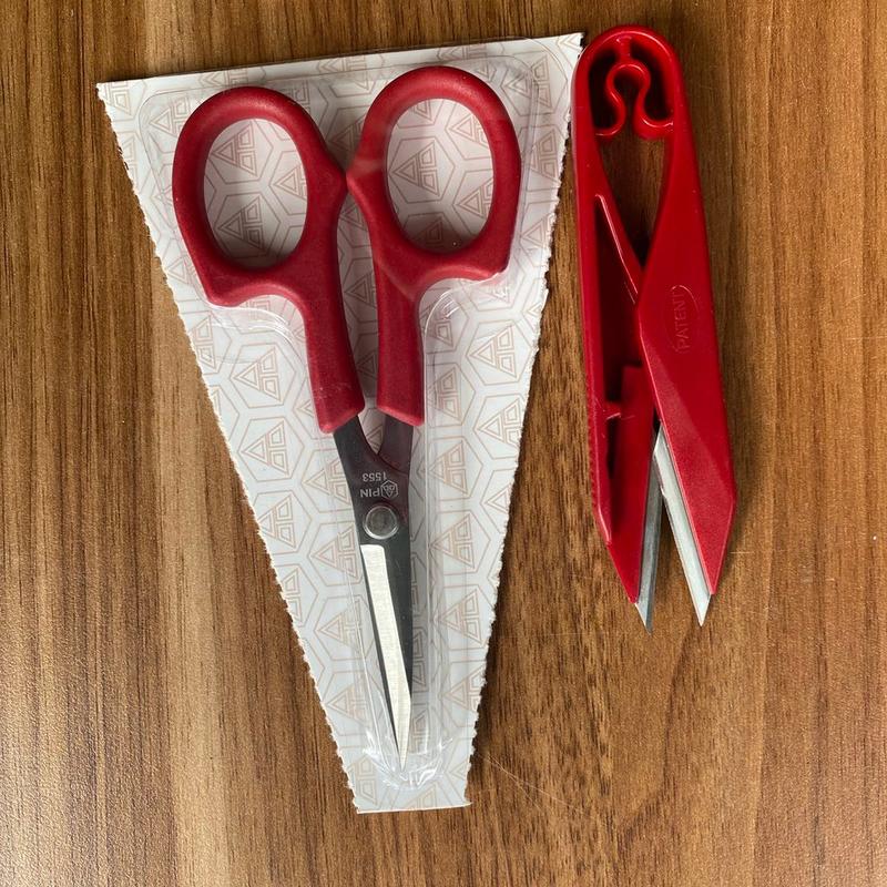 ￼Combo kéo mũi cong 1553 + kéo bấm 1523 dùng tỉa lông cắt tai lông cho gà chọi