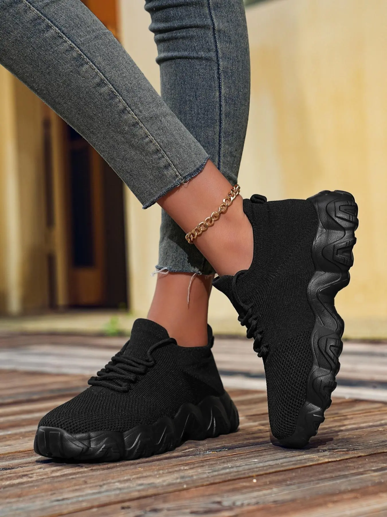 Women's Fashionable Lace Up Low Top Sneakers, Casual Comfortable Breathable Sports Running Shoes, All-match Basic Shoes for Daily Wear