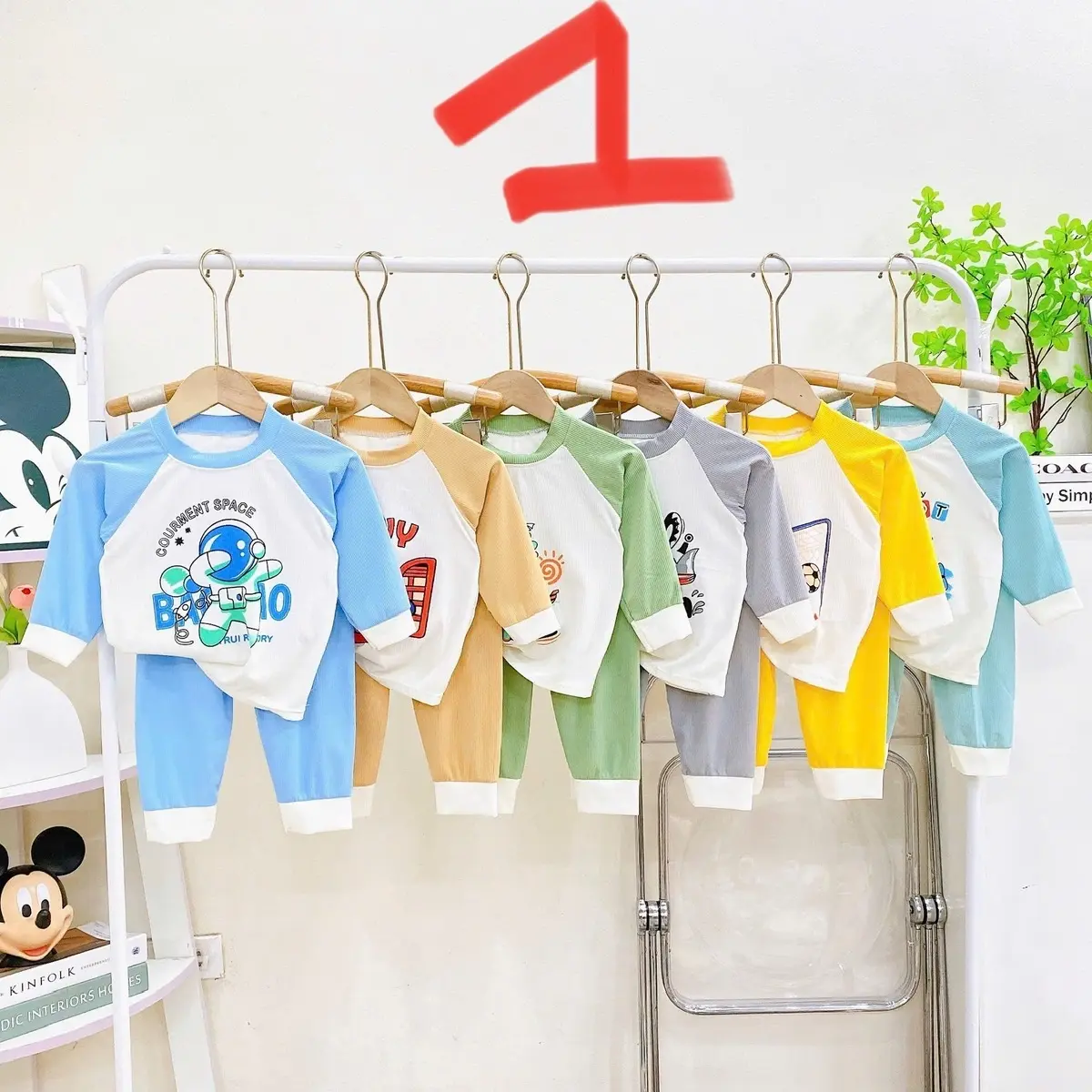 (Ngau nhien)-Combo 4tặng 1 ( 5bộ dài tay) cho bé trai và bé gái- mặc ấm với tiết trời se lạnh và mùa mưa- bé bụ bẫm tăng 1 size giúp em ạ-5 bộ dài tay (ngẫu nhiên)-5bộ hoạ tiết khác nhau không trùng