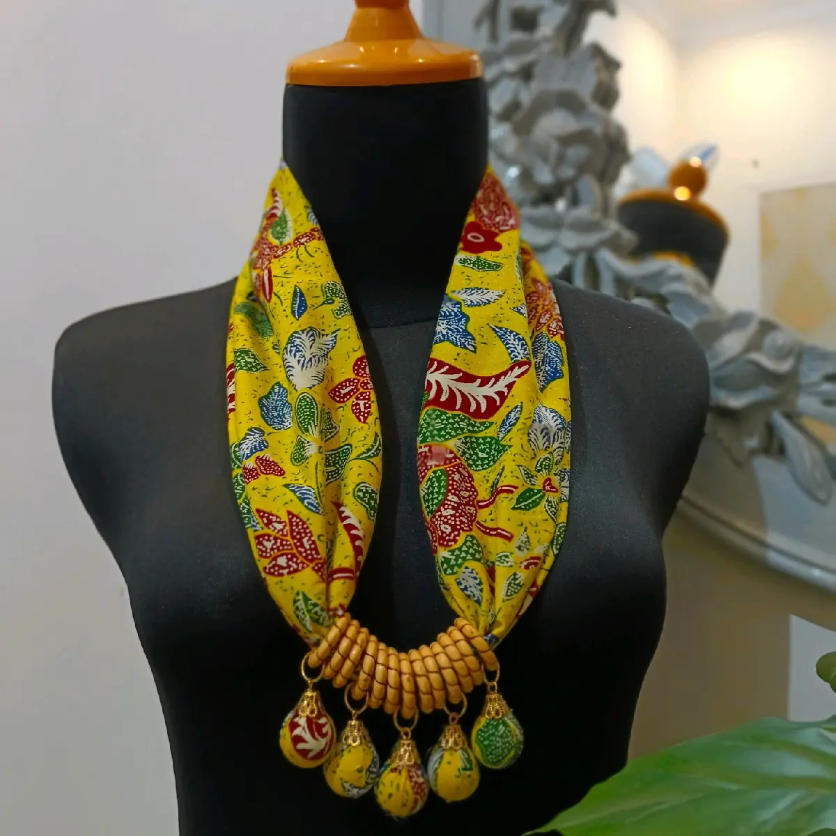 kalung anggur mini kayu modern ethnik Perempuan