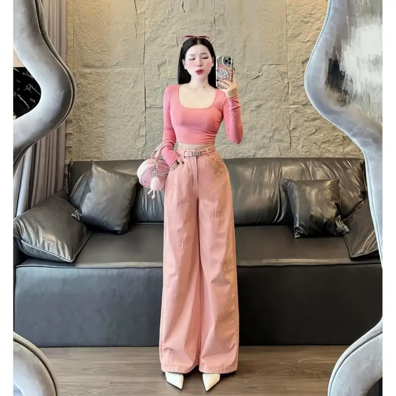 Set đồ nữ áo croptop tay dài mix quần dài ống rộng kèm thoắt lưng sang chảnh dành cho các nàng diện đi chơi. Women Kaki 4