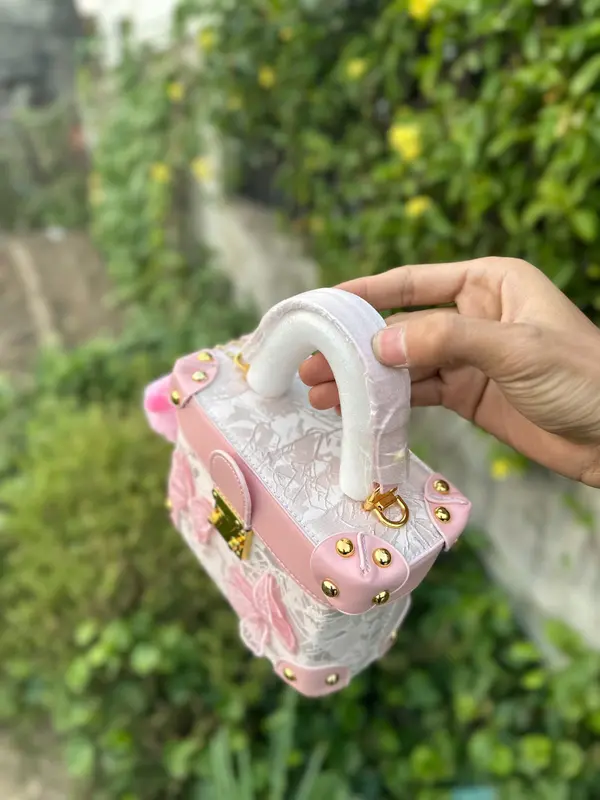Set túi 3 món ( túi + charm + kẹp tóc) Túi Cốp Vuông Nữ Sang Chảnh Đón Xuân 2025 3