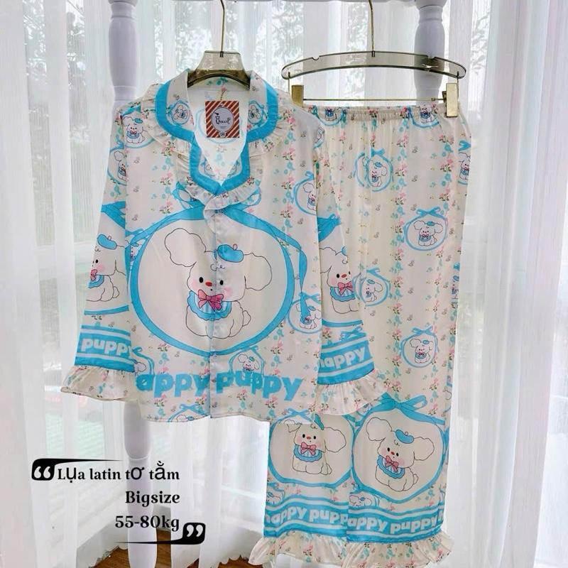 Size 60-75kg- Bigsize Bộ Lụa Latin Tơ Tằm Cao Cấp Cổ Bẻ Viền Bèo In Full Họa Tiết 5D Queen Tay Dài Quần Dài Mềm Mát Mặc Nhà Cao Cấp VIP207 Women Nữ Quần Ngủ Áo Voi Kem Voan Sen 2