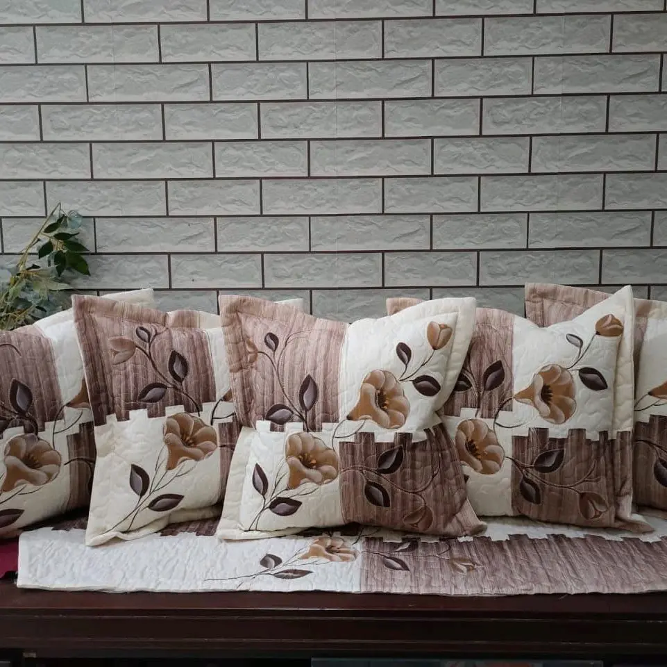 Set sarung bantal coklat putih uk 40 x 40 & uk.45×45, dapat 5 sarung bantal + 1 taplak meja