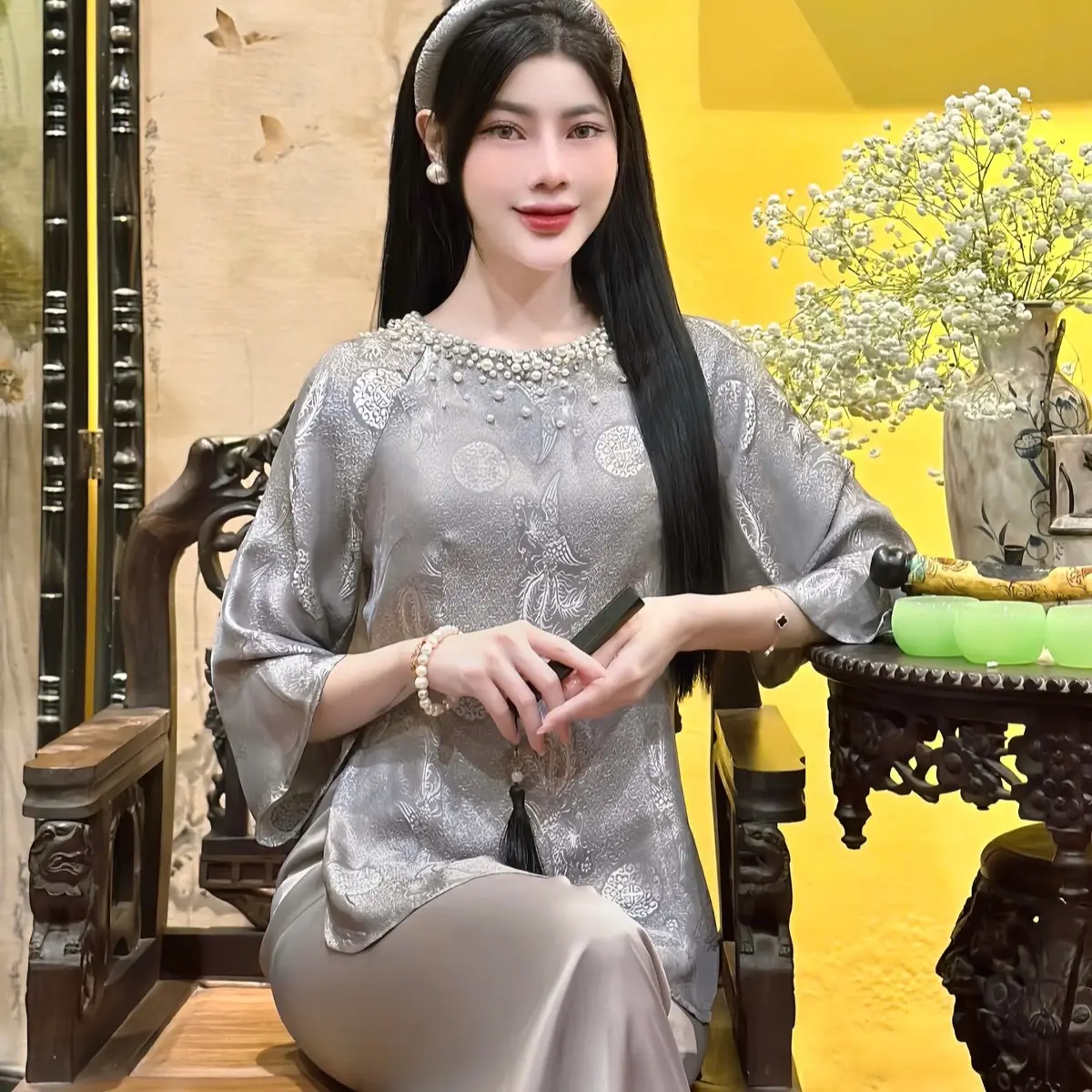 Khánh Ngọc ,Lẻ áo tơ tằm Phượng đằng