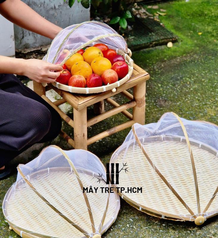 Mẹt tre căng màn mẹt có mùng che đậy tránh côn trùng dùng đựng thức ăn trái cây tiện lợi