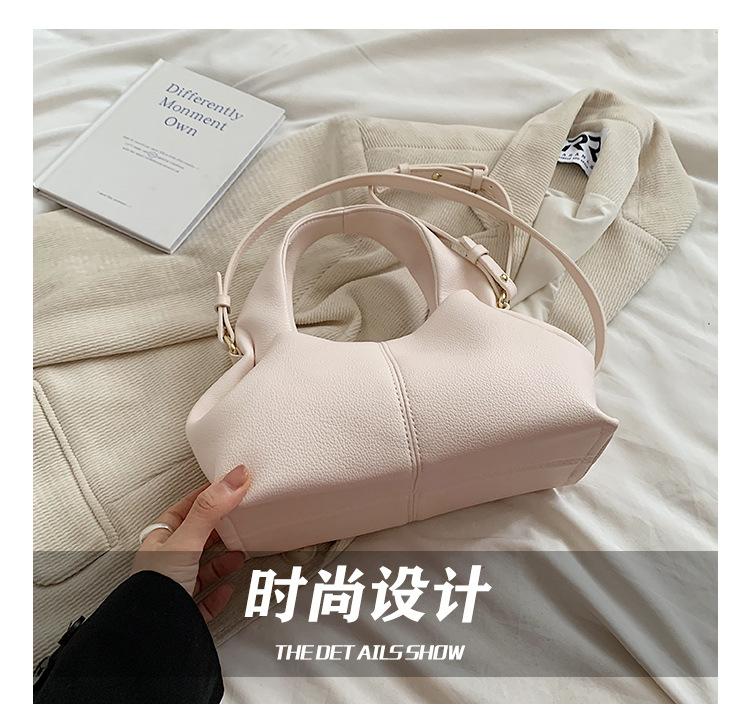 Product Introduction of New Cloud Bag Korean Style Fashion Litchi Grain Soft Leather Shoulder Bag Fashion Women's Handbag 3