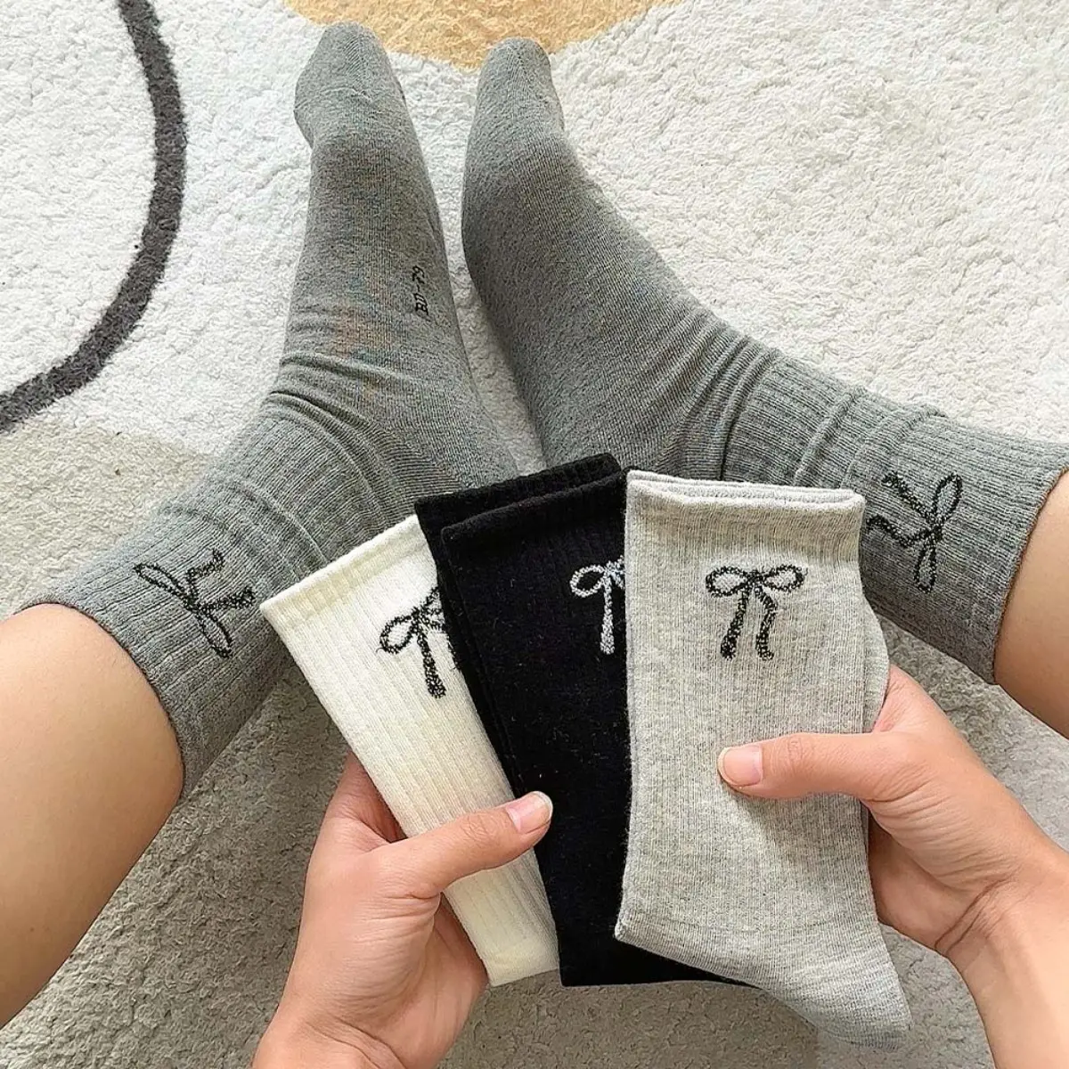 1Pair Fashion Bowknot Mid Tube Socks Women Autumn Winter Keep Warm Breathable Soft Daily Versatile Socks
