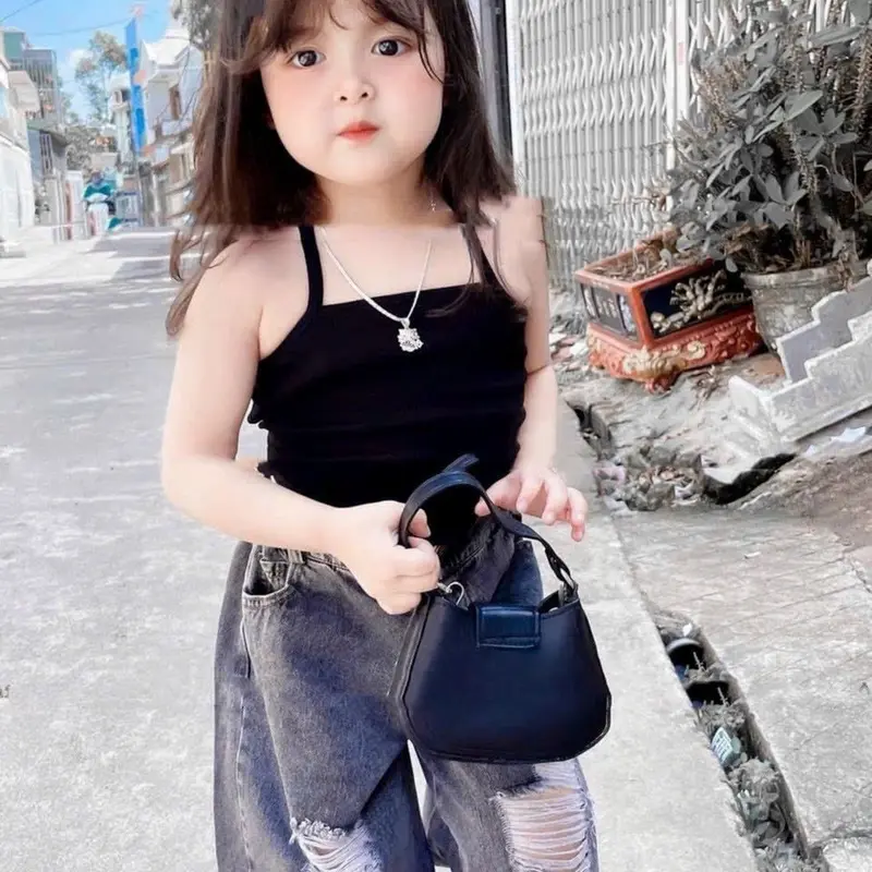 Bộ bé gái - Áo 2 dây kèm quần bò xuông rách 8-30kg - Elsakids 2