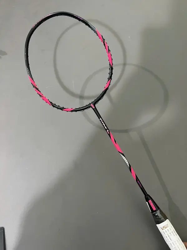 vợt cầu lông CM-SPORTS VS Titan 7 pro Chính hãng max16.2kg ( kèm 01 cước căng sẵn 01 quấn cán 01 bao dựng vợt ) phùi hợp người chơi trung bình Cán Vợt 1