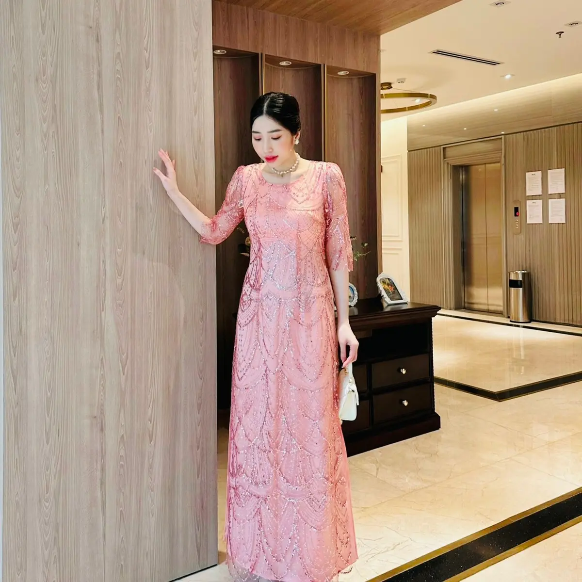 Đầm trung niên cho mẹ sang trọng